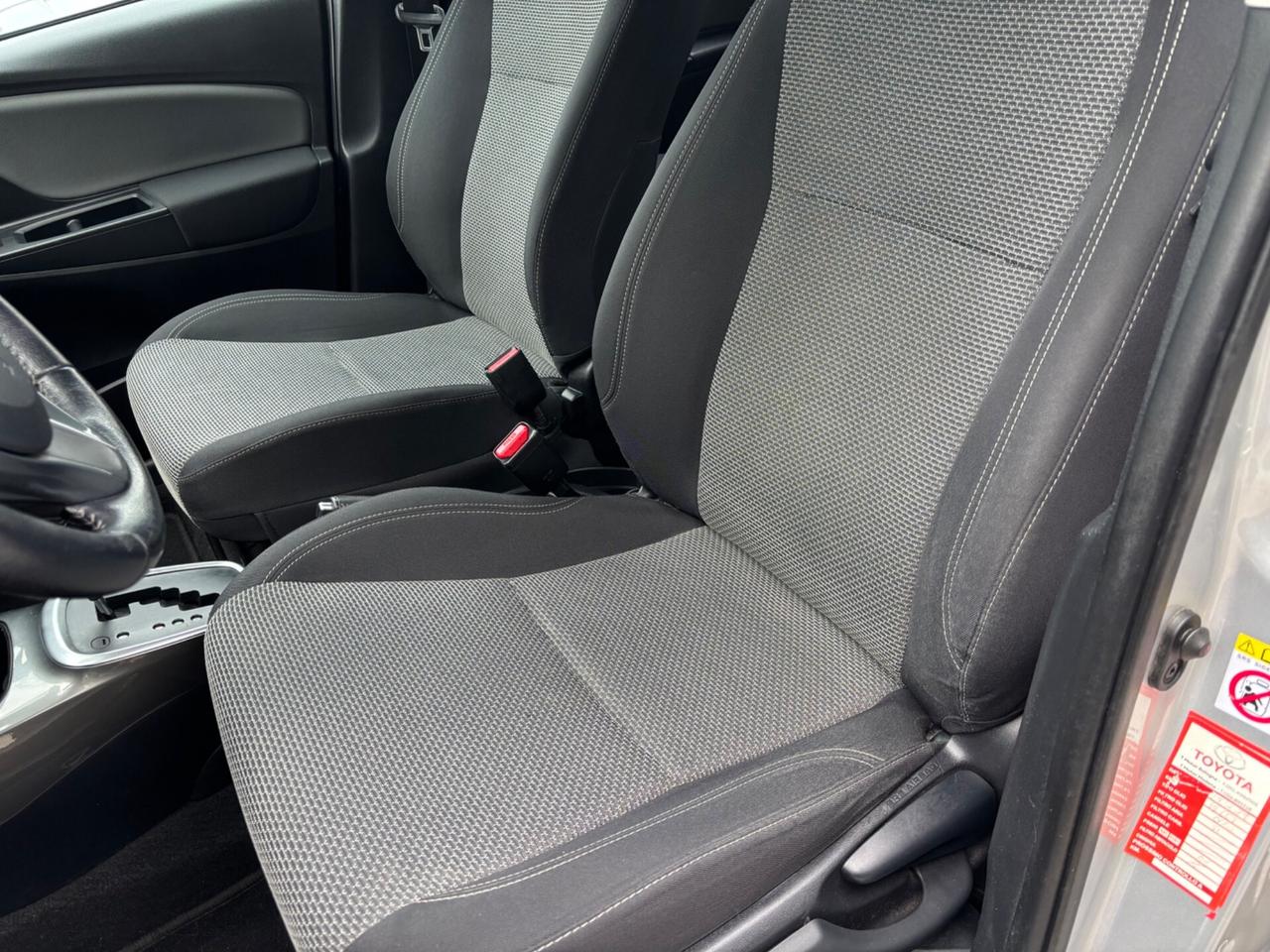 Toyota Yaris 1.5 Hybrid 5 porte Style OK NEOPATENTATI