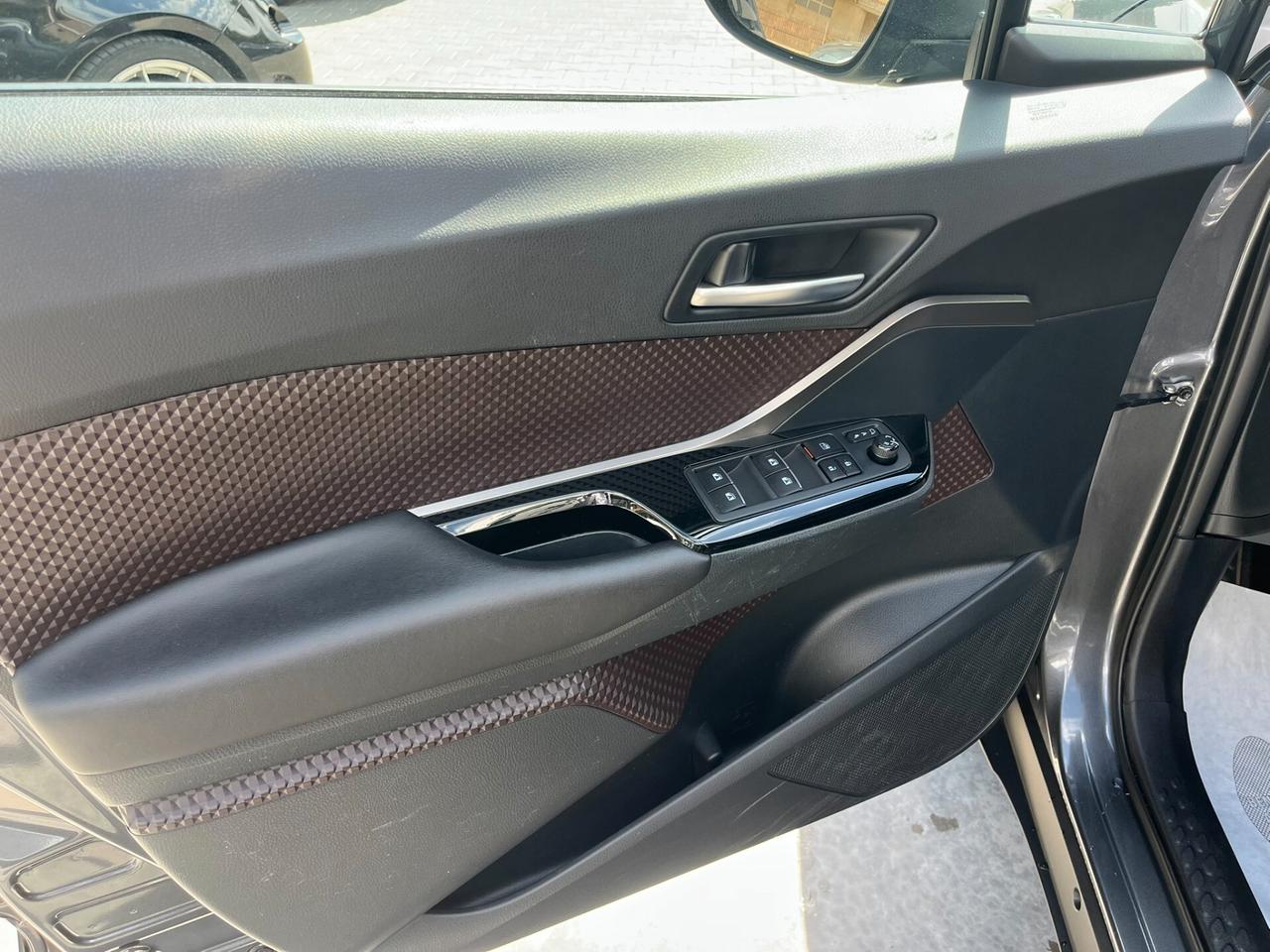 Toyota C-HR 1.8 Hybrid E-CVT Lounge