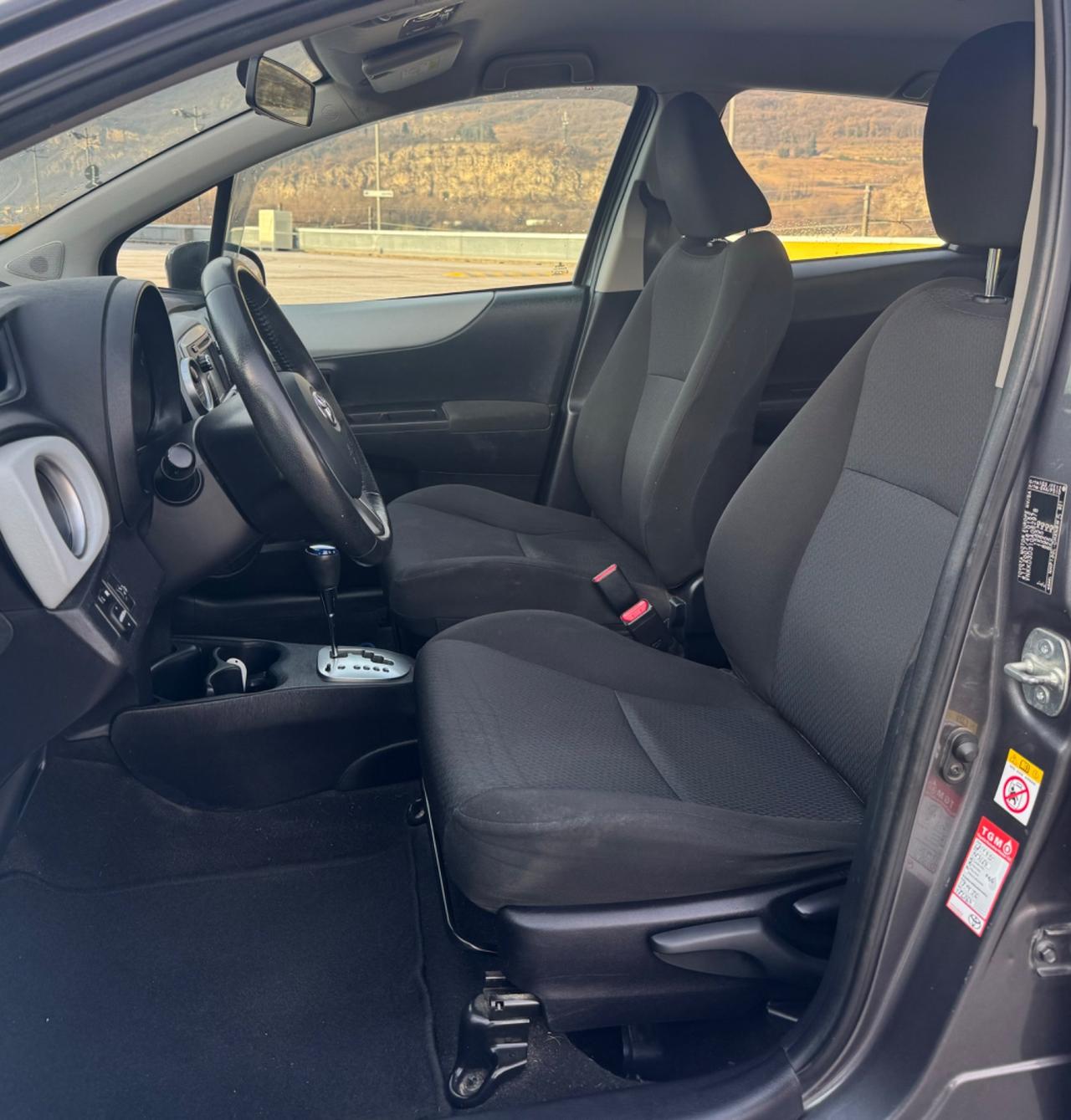 Toyota Yaris 1.5 Hybrid 5p Lounge Neopatentati