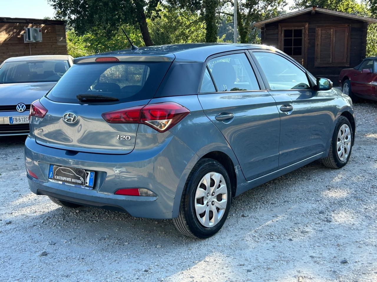 Hyundai i20 1.2 84 CV 5 porte Comfort neopatentati permute