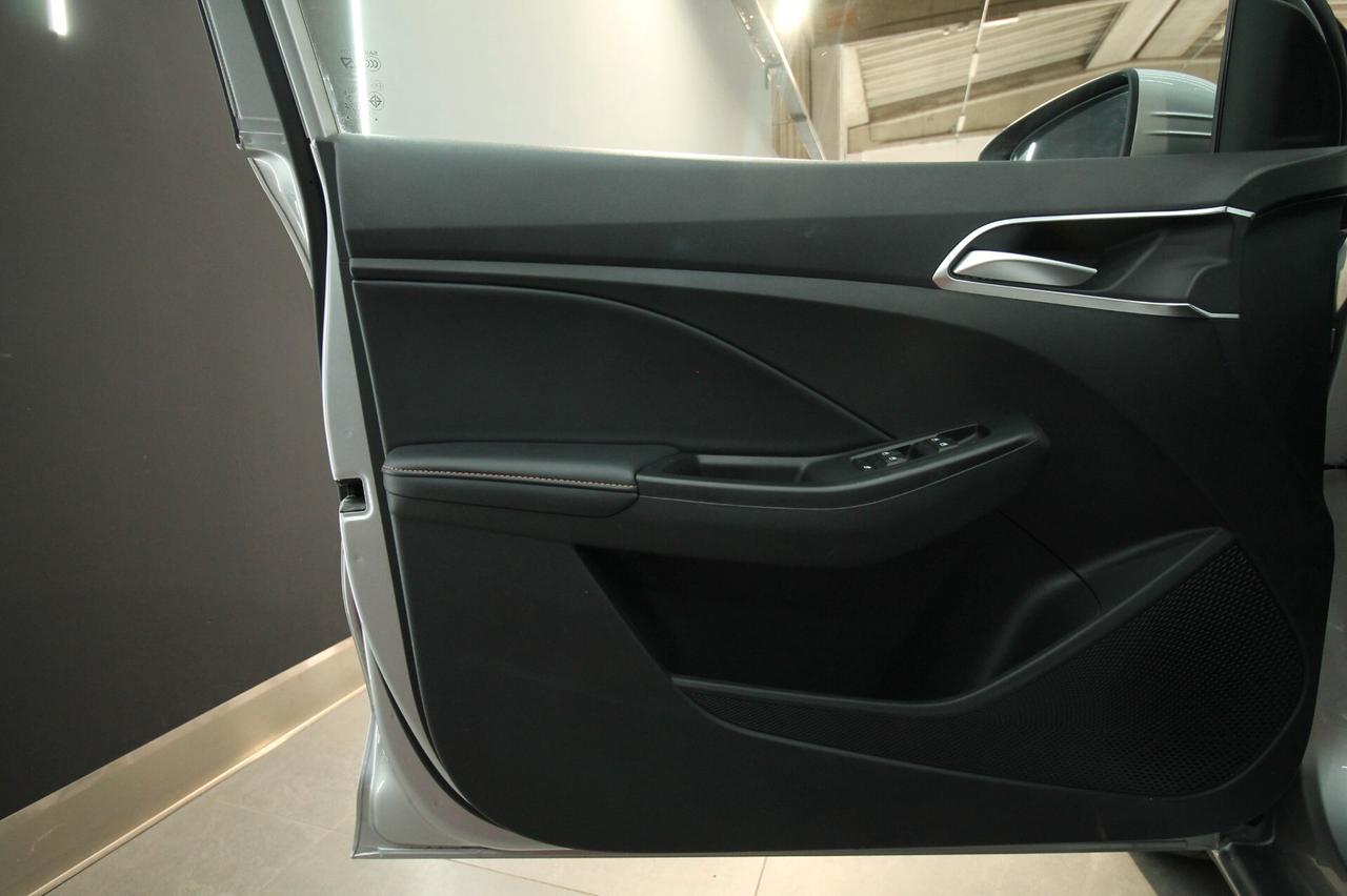 MG 3 1.5 102 CV HYBRID + LUXURY