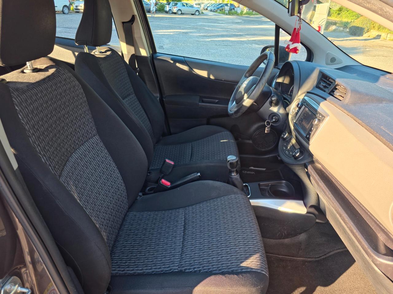 Toyota Yaris 1.0 5 porte Lounge CV-69 E5B Manuale NEO 2014