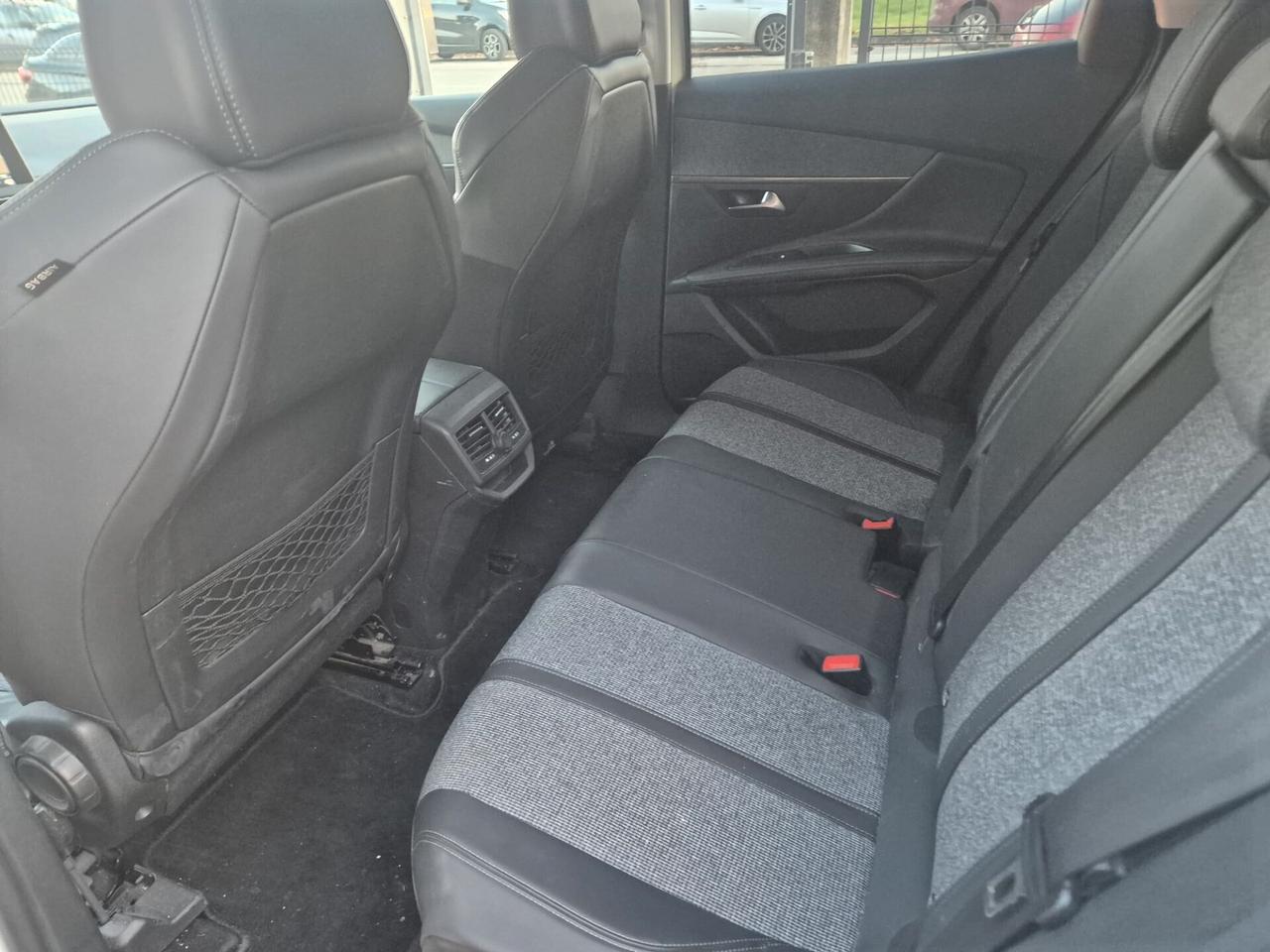 Peugeot 3008 1.5 HDi 130 S&S Allure E6B--UNIPROPR.!!!