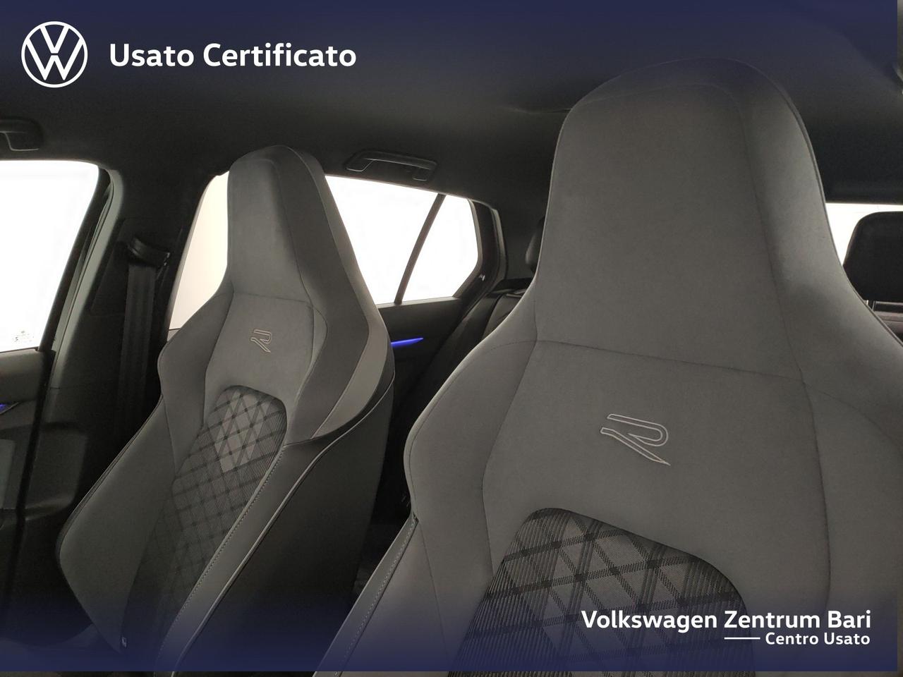Volkswagen Golf 1.5 tsi evo r-line 150cv