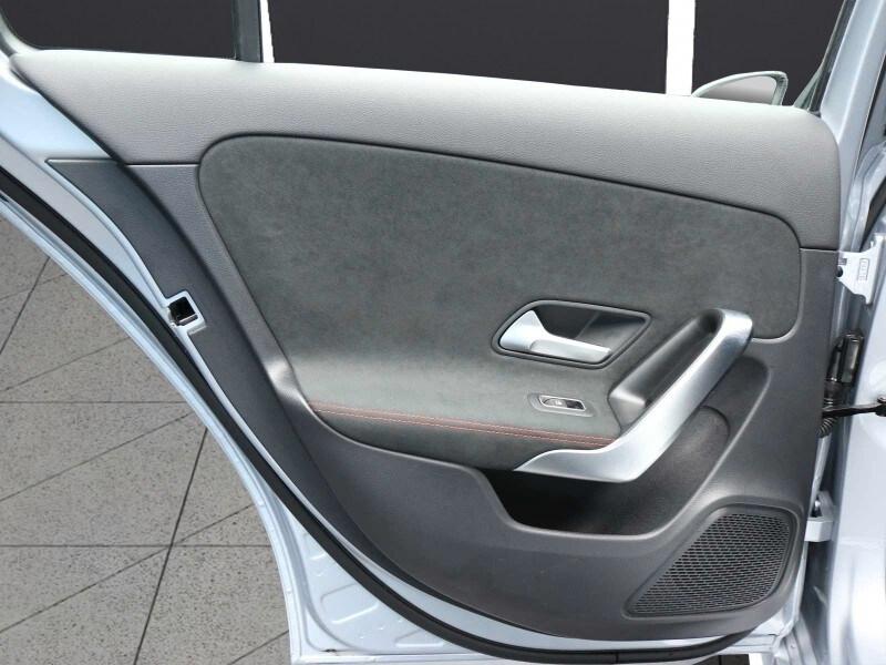 MERCEDES Classe A (W177) A 180 Automatic AM...