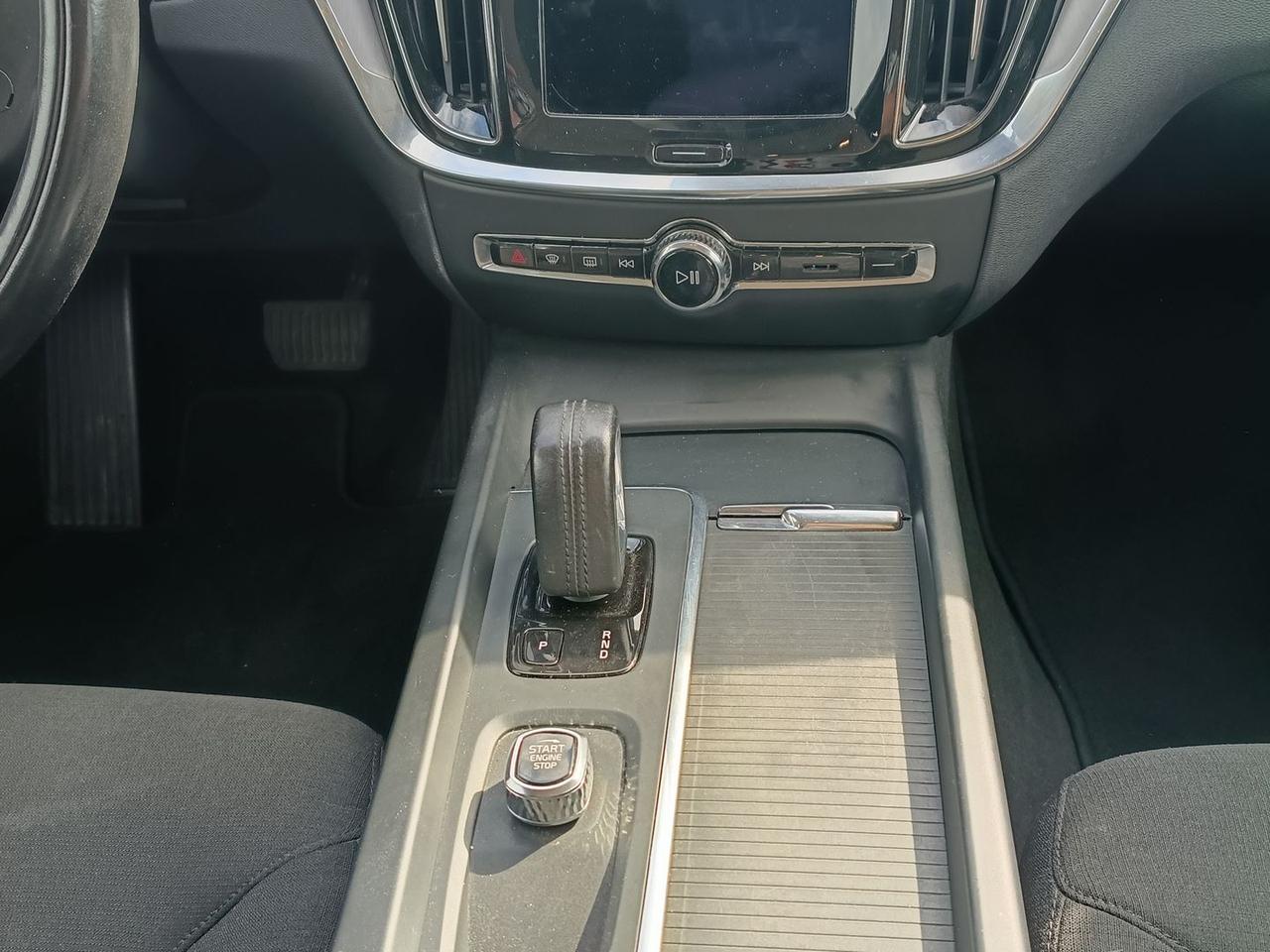 Volvo V60 momentum business pro 2.0 b4 mhev #12002