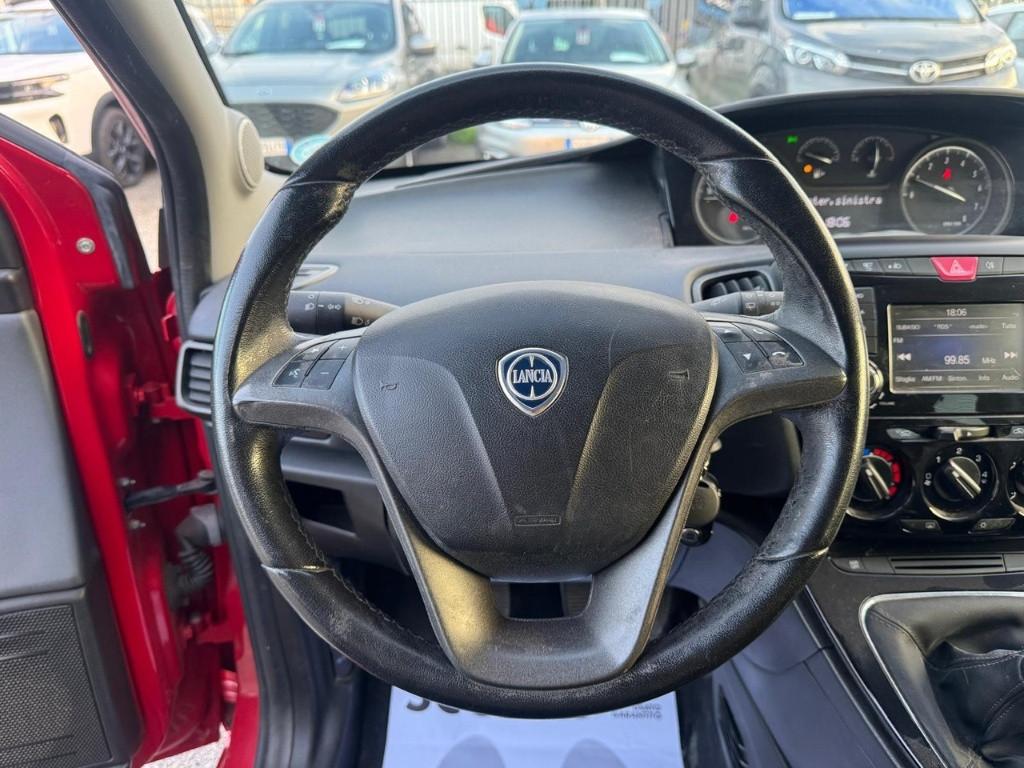 LANCIA Ypsilon 3ª serie - Ypsilon 1.2 69 CV 5 porte Silver