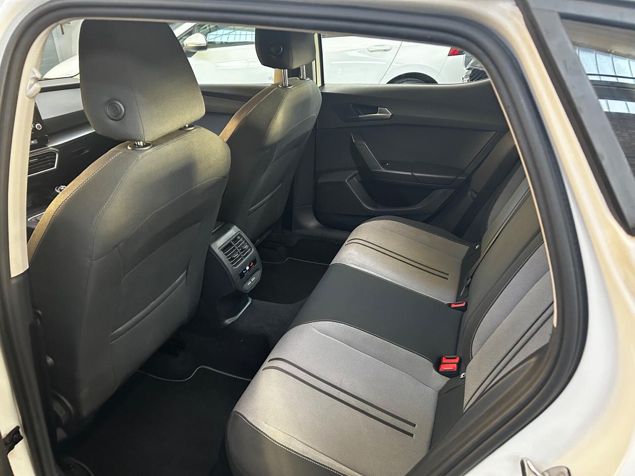 Seat Leon 2.0 TDI Business berlina neopatentati