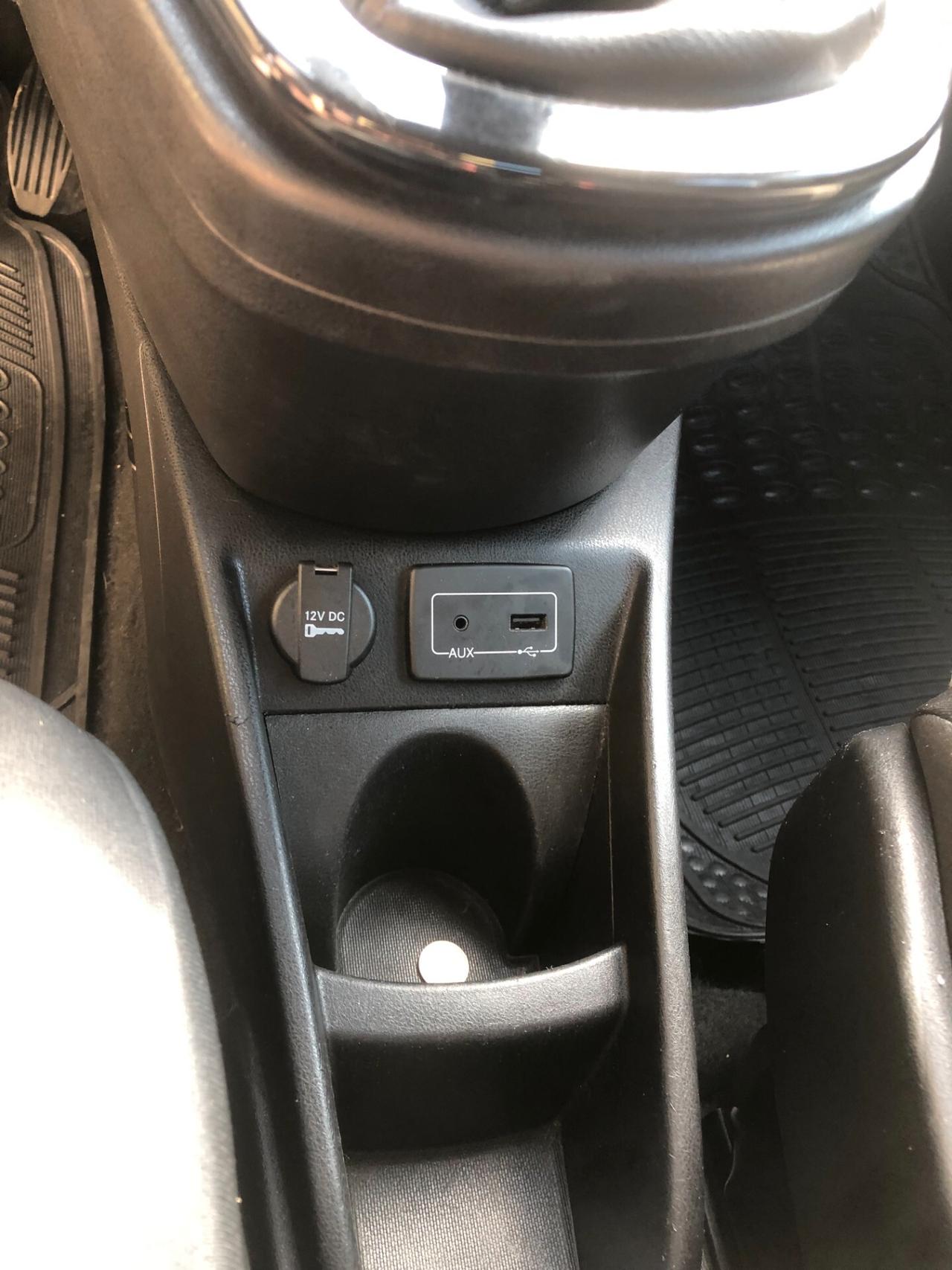 Lancia Ypsilon 0.9 TwinAir 85 CV 5 porte Metano Ecochic Platinum