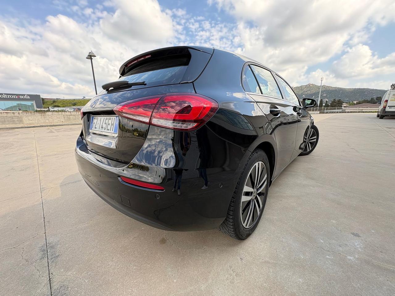 Mercedes-Benz A 180 D Sport Night Edition #10010