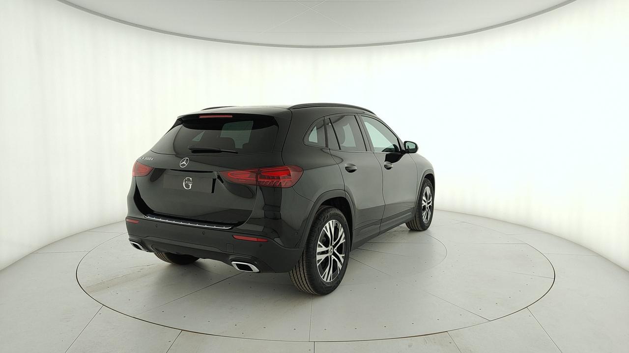 Mercedes-Benz GLA 200 d automatic