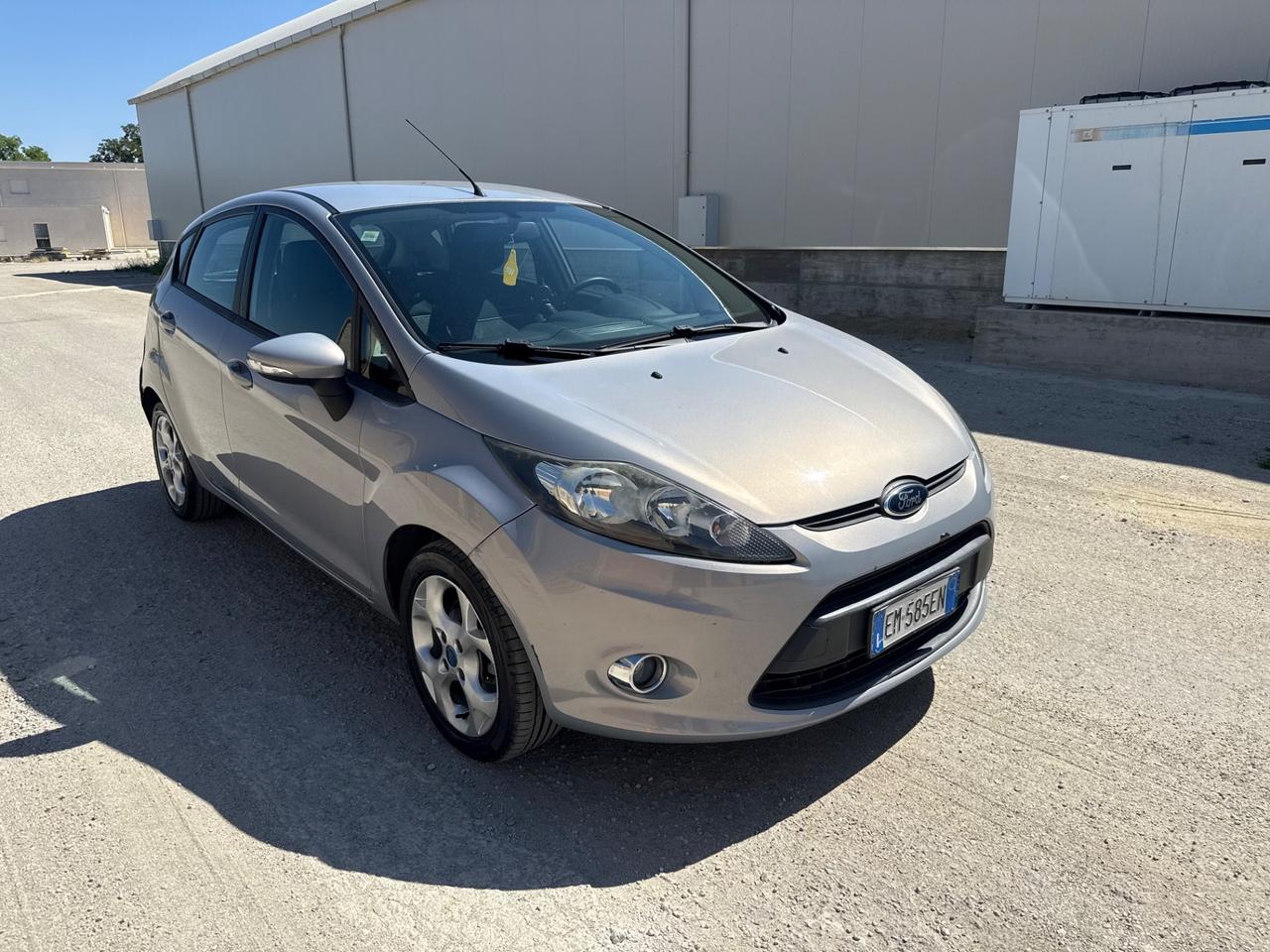 Ford Fiesta 1.4 TDCi 70CV 5 porte Titanium