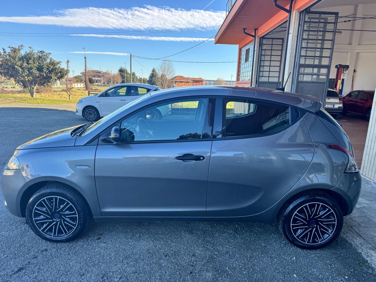 Lancia Ypsilon 1.0 Hybrid Ecochic Gold