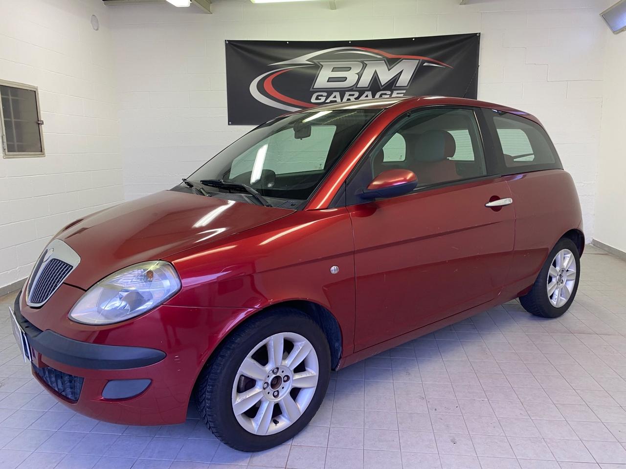 Lancia Ypsilon 1.2 16V Platino