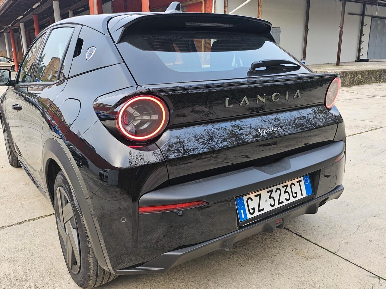 Lancia Ypsilon Hybrid e-DCT