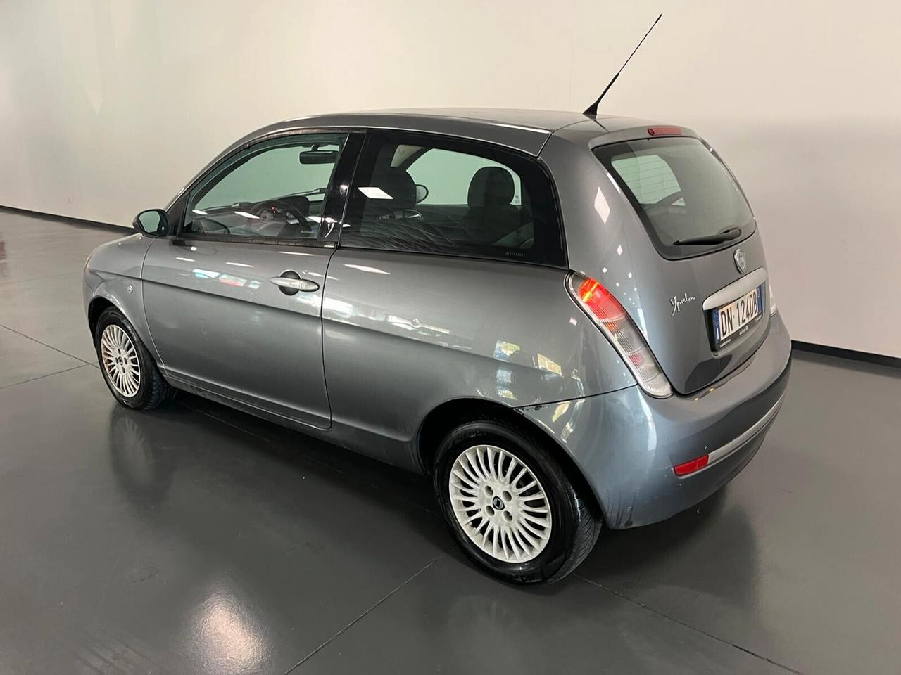 Lancia Ypsilon 1.2 Argento