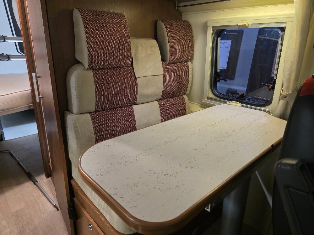 CAMPER VAN CHAUSSON TWIST 02S