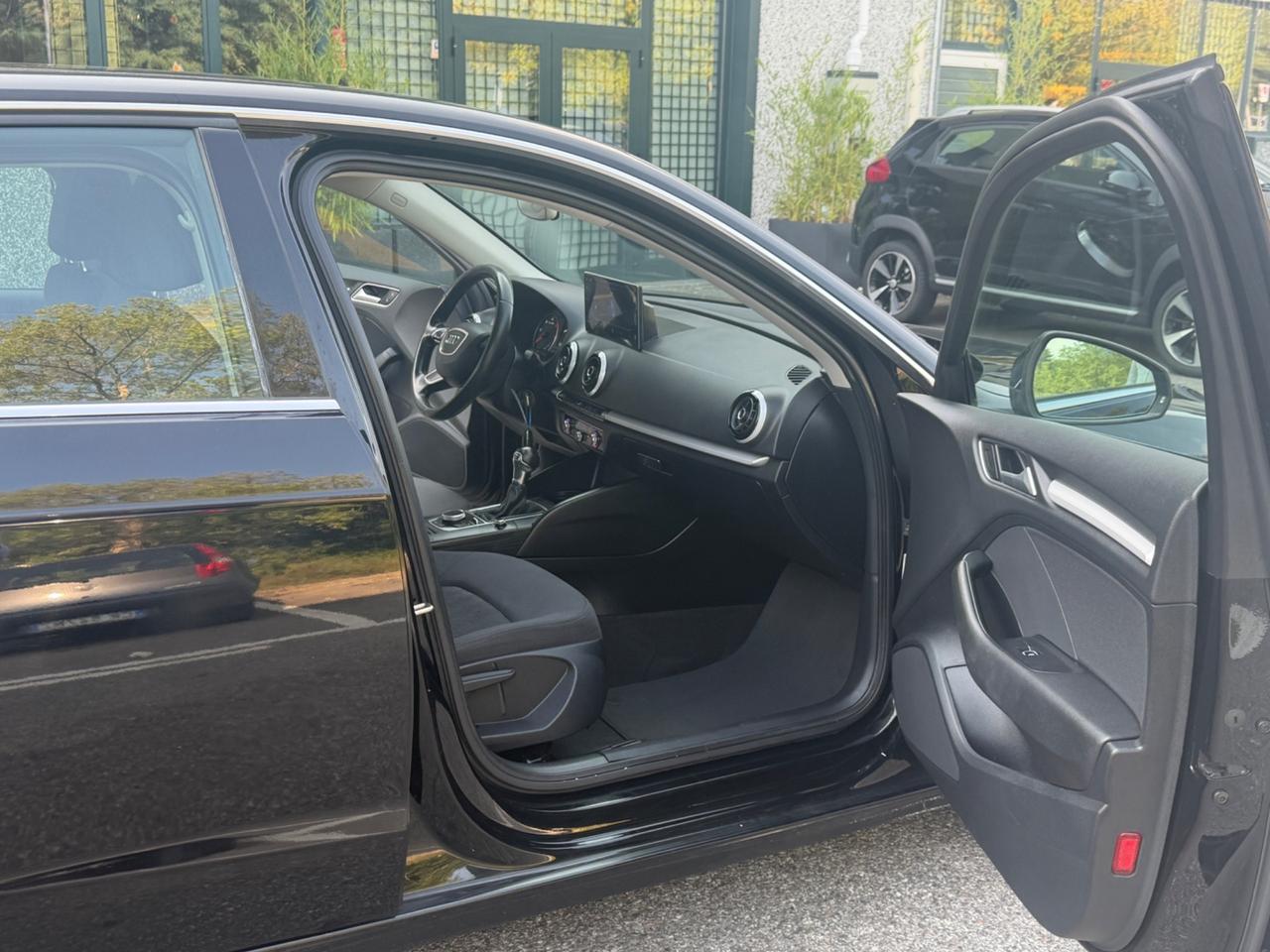 Audi A3 1.6 TDI clean diesel*Automatik*Navi*Neopatentati*