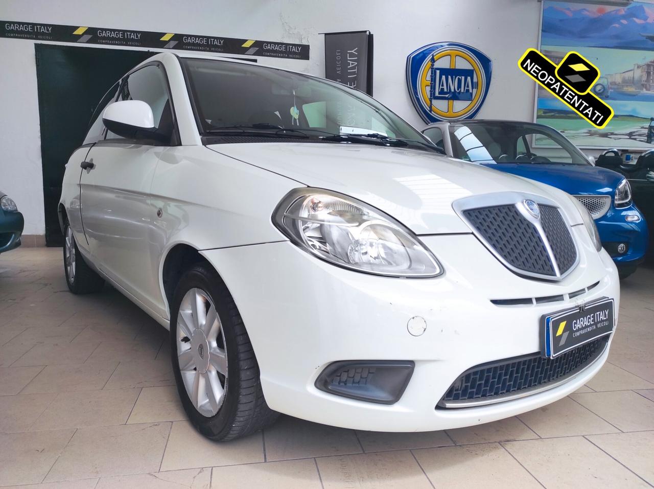 Lancia Ypsilon 1.2 Argento NEOPATENTATI
