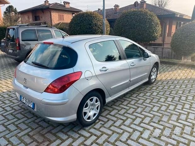 Peugeot 308 1.6 8V e-HDi 112CV Stop&Start robotiz. 5p. Allure