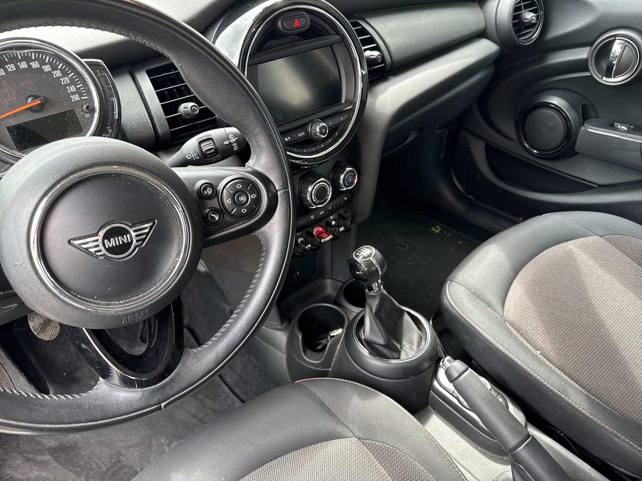 MINI Mini IV F55 2018 5p - Mini 5p 1.5 One 75cv