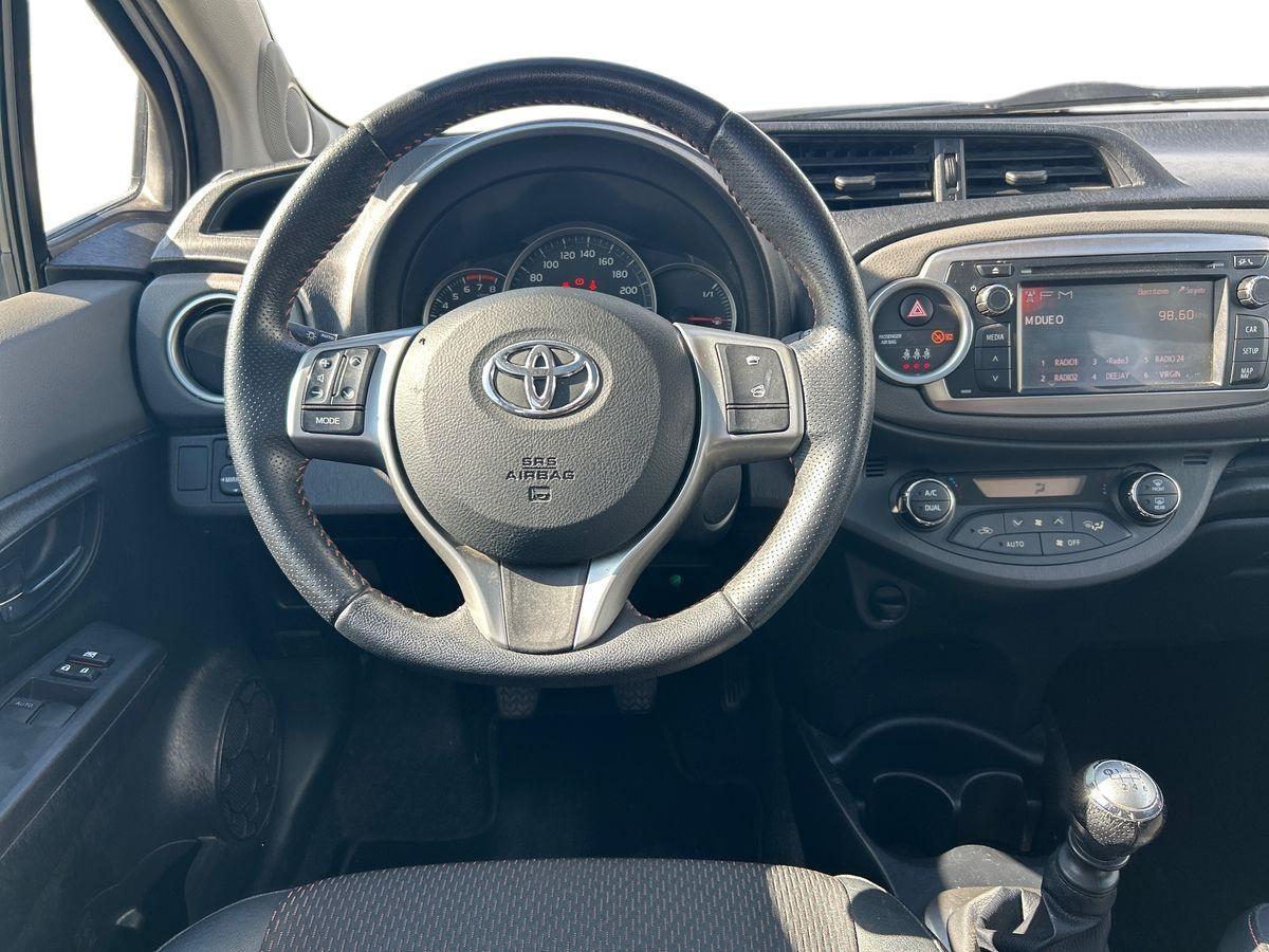 TOYOTA Yaris III 2011 - Yaris 5p 1.3 Lounge