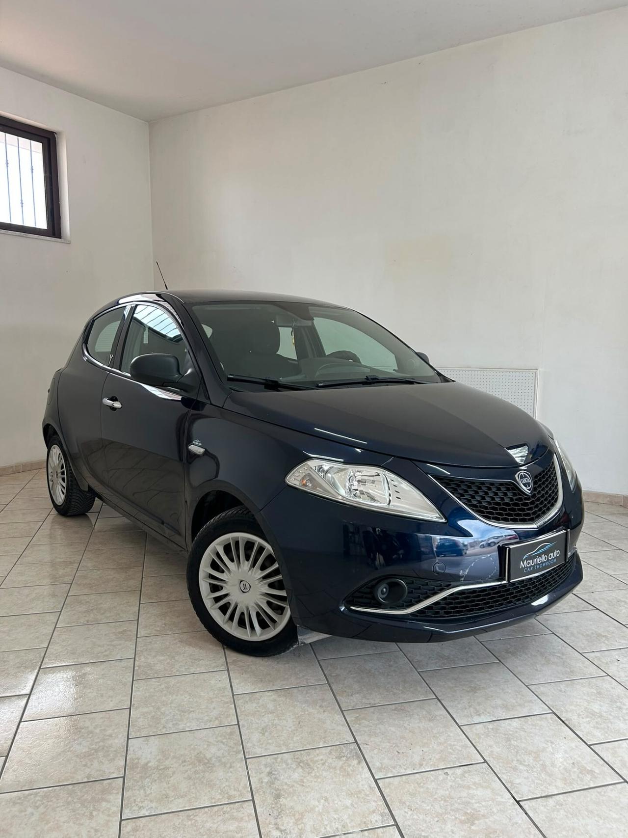 Lancia Ypsilon 1.2 69 CV 5 porte Silver