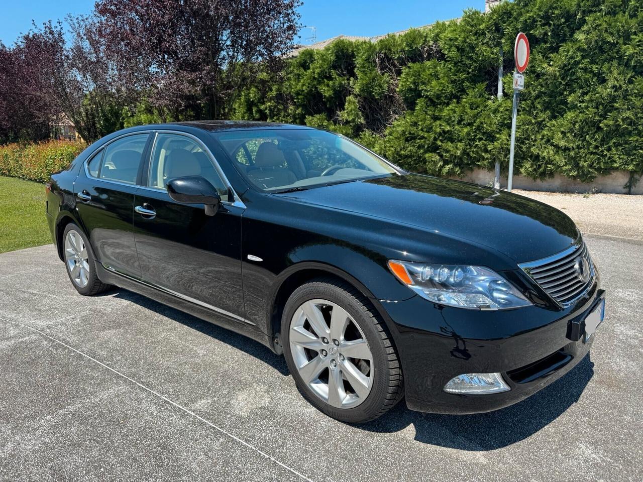 Lexus LS 600 600h