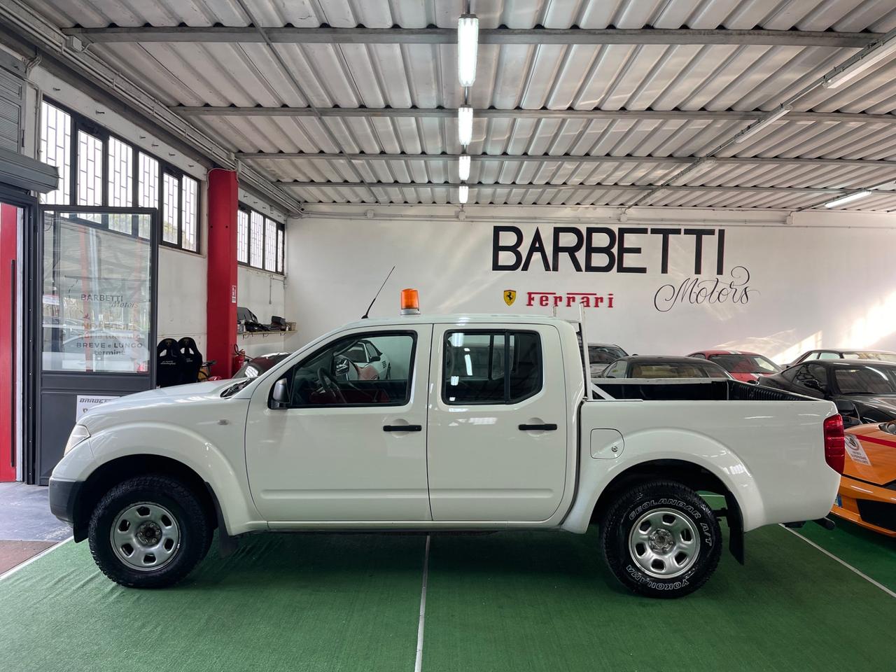Nissan Navara 2.5 dCi 4x4 Gancio PERMUE RATE