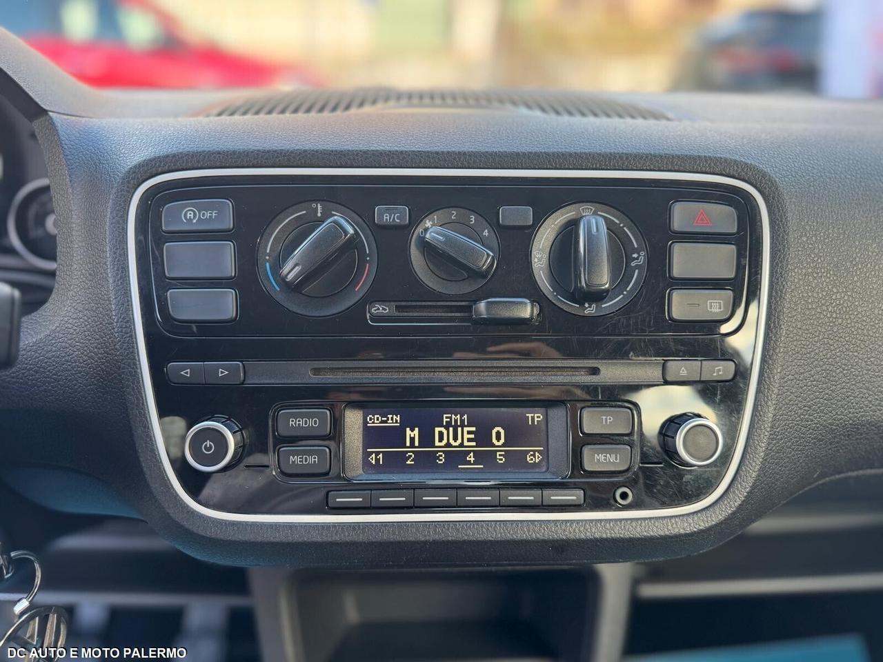 Volkswagen UP! 1.0 Benzina 68cv..Metano..2014