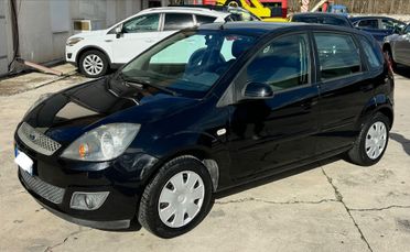 Ford Fiesta 1.4 TDCi 68cv 5p. Ghia NEOPATENTATI