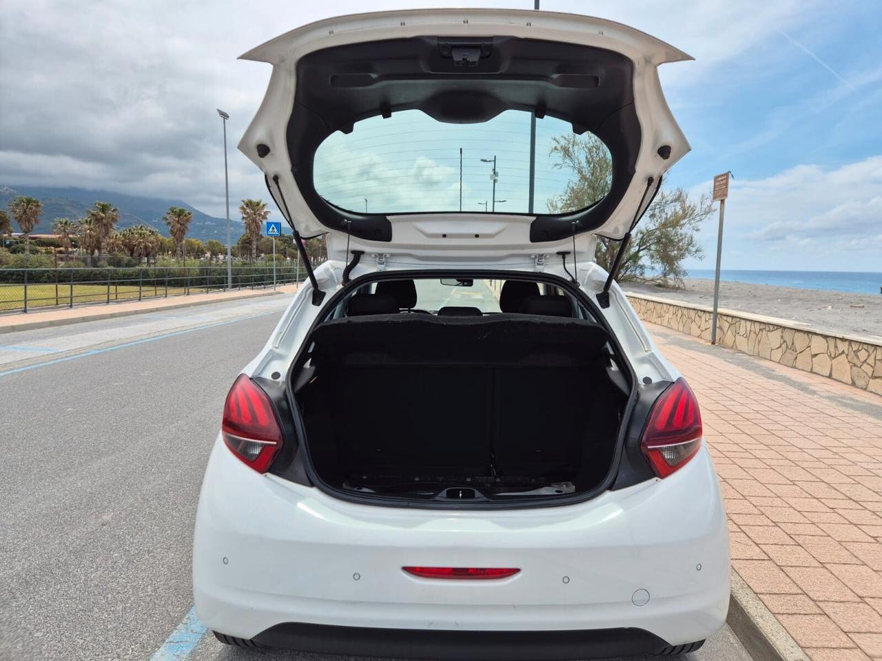 Peugeot 208 PureTech 82 5 porte Allure