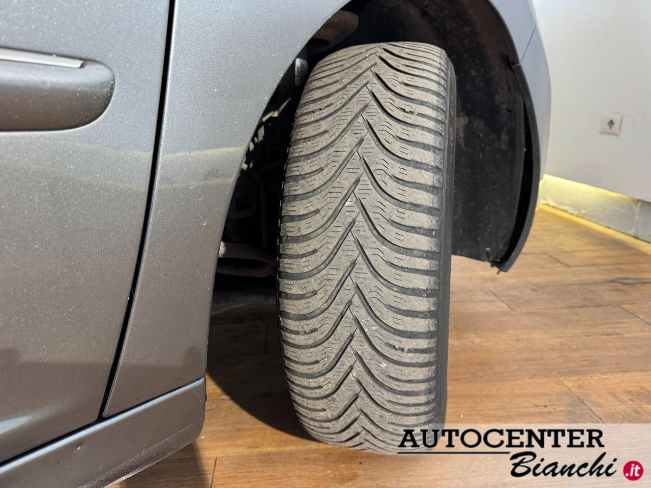 Peugeot 207 5 Porte 207 5p 1.6 hdi 8v Millesim 200