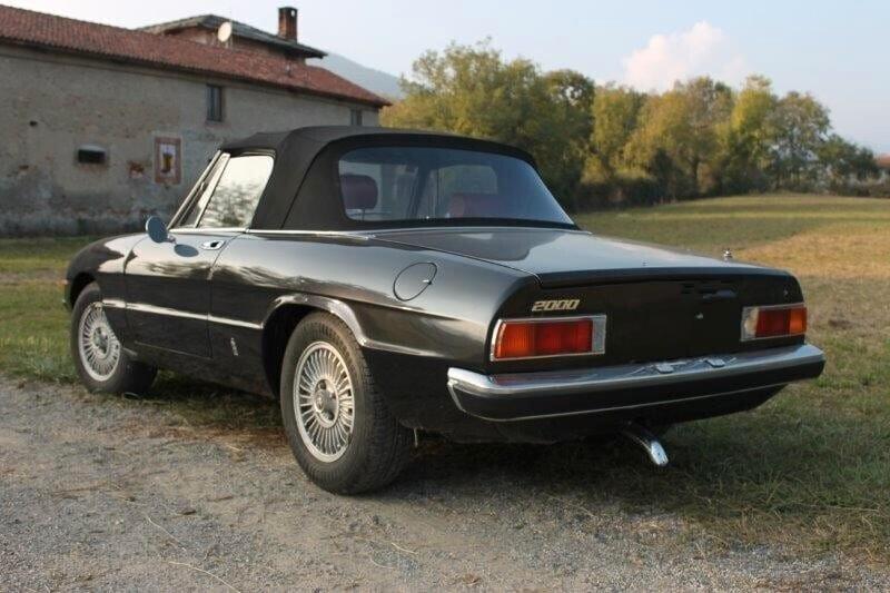 Alfa Romeo Spider 2000 veloce iscritta ASI immatricolata con targa nera RC, prima immatricolazione Milano