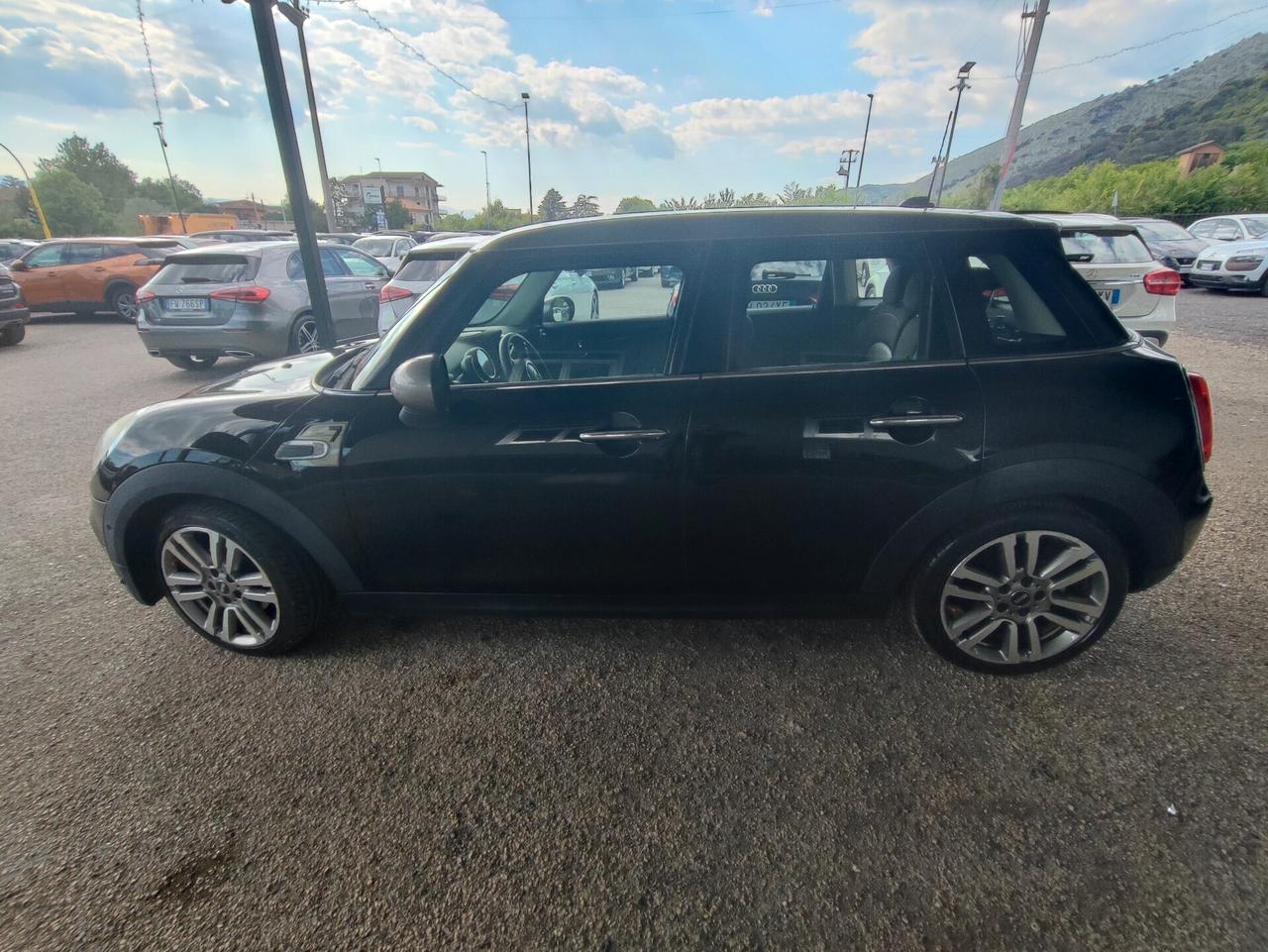 Mini 1.5 Cooper D 5 porte