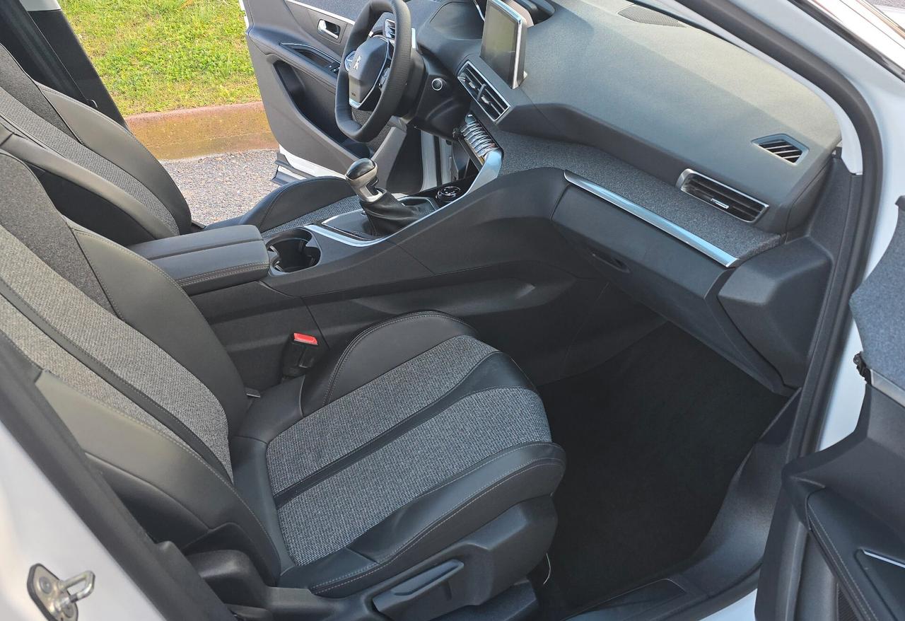 Peugeot 3008 BlueHDi 130 S&S Allure