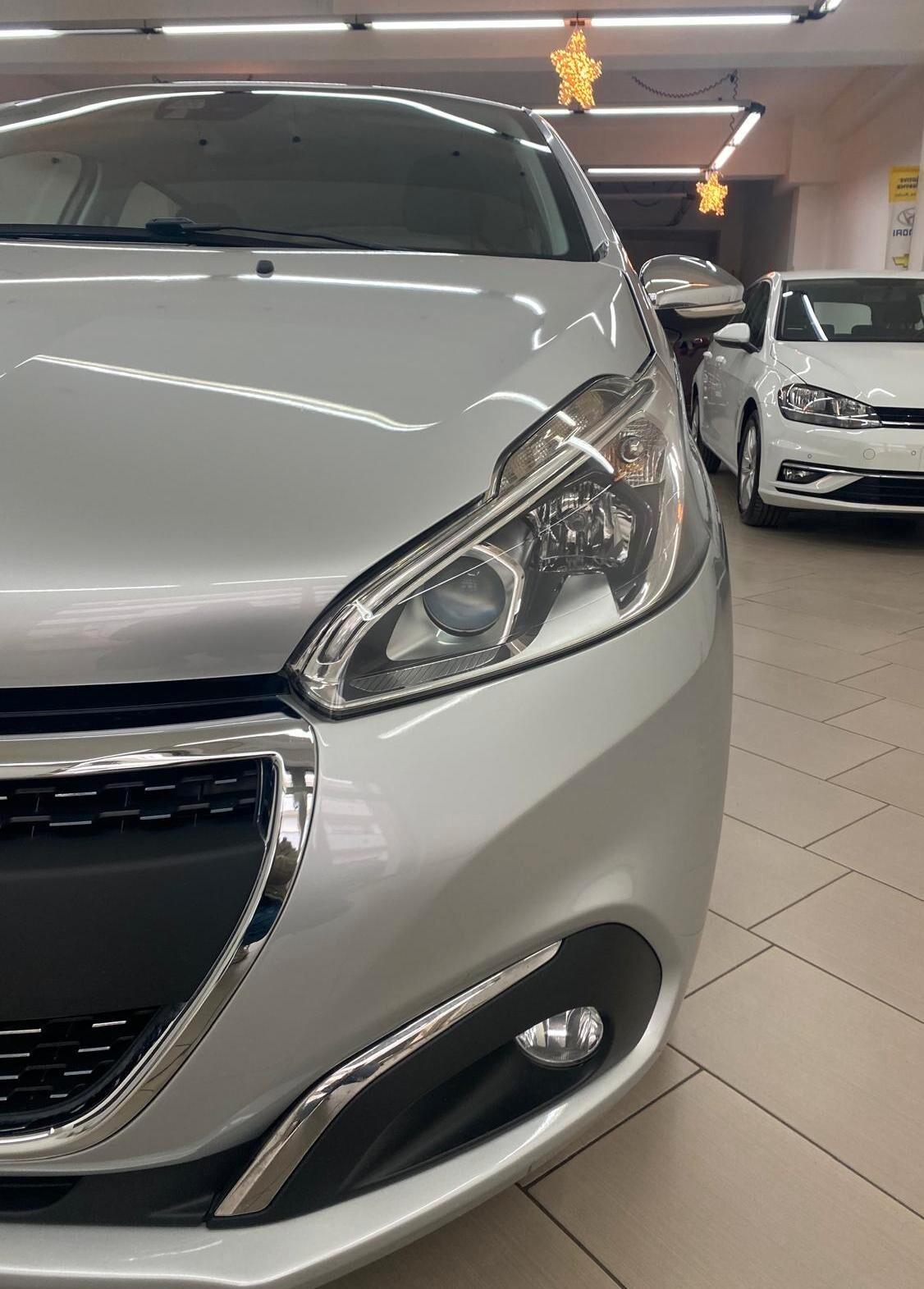 Peugeot 208 BlueHDi 100 5 porte Allure