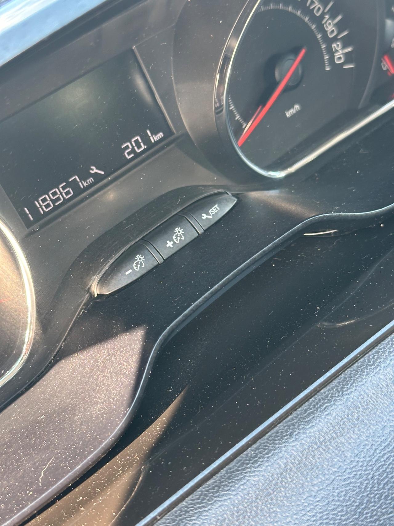 Peugeot 208 1.2 VTi 82 CV 5 porte Access