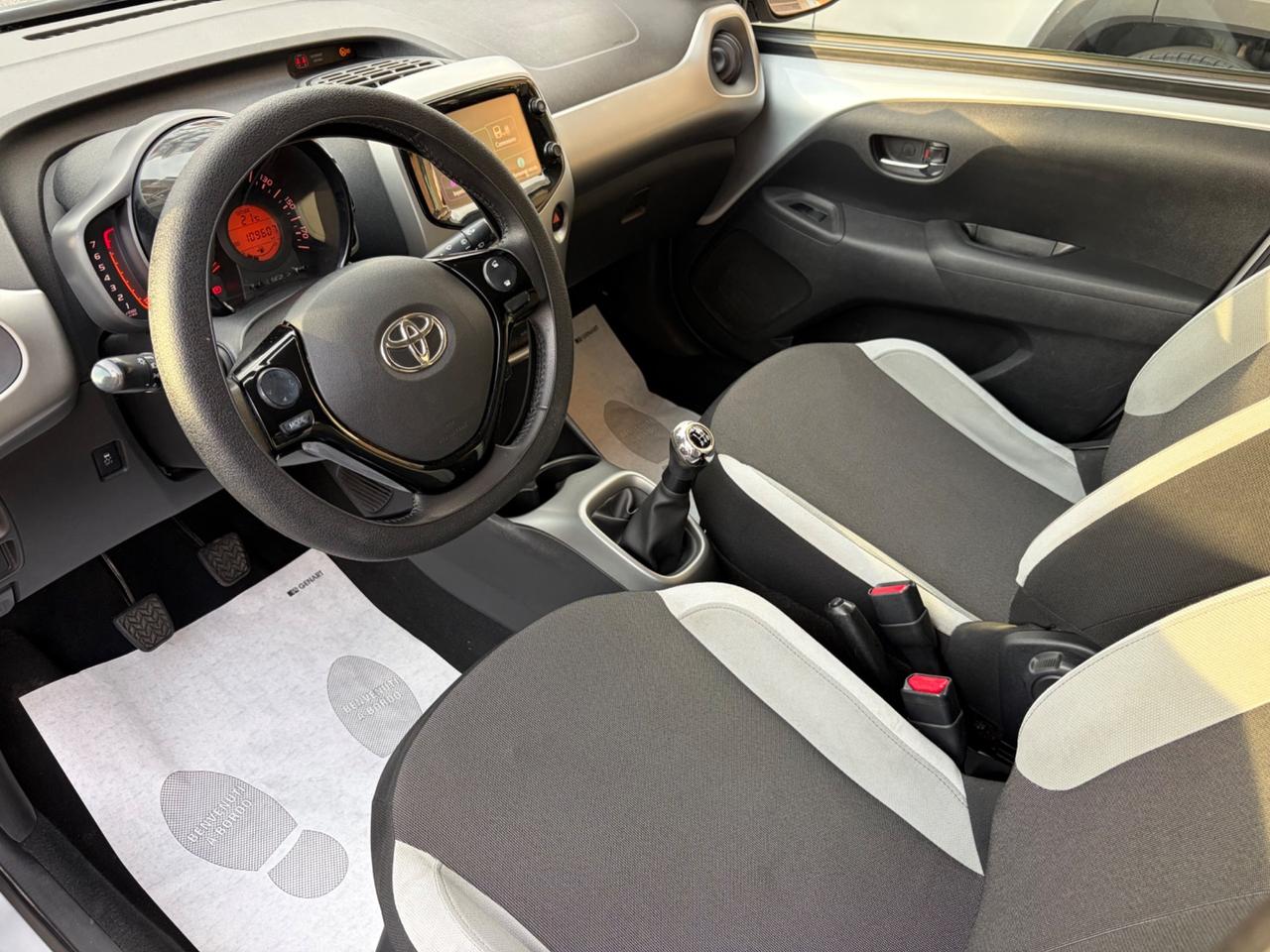 Toyota Aygo 1.0 VVT-i x-play 5p. - OTTIME CONDIZIONI !!