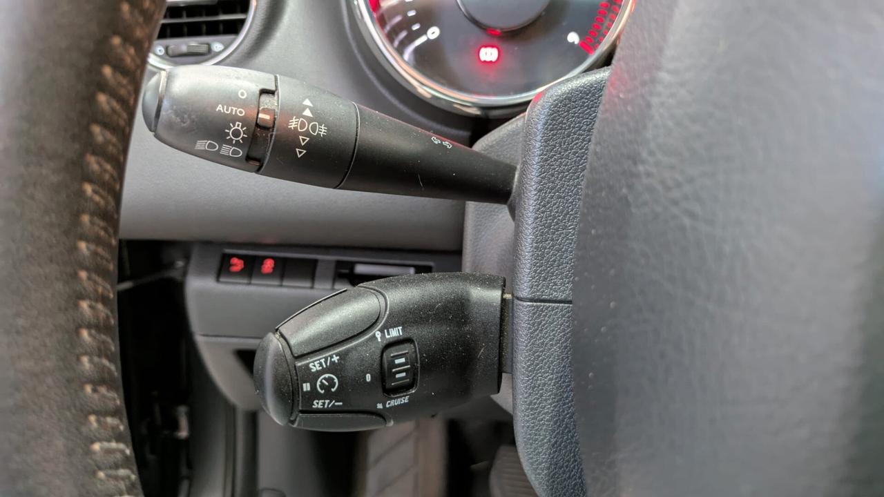 Peugeot 5008 1.6 HDi 115CV Business