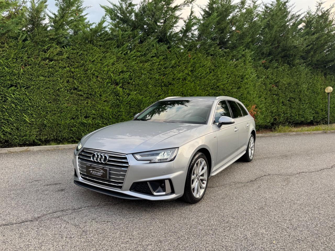 Audi A4 40 g-tron S-line edition