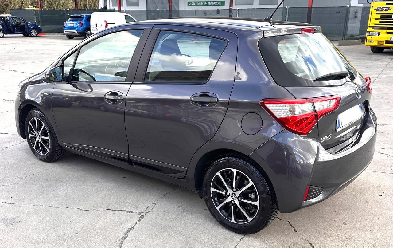 Toyota Yaris 1.5 BENZ/Hybrid 101cv 5p Lounge AUTOMATICA