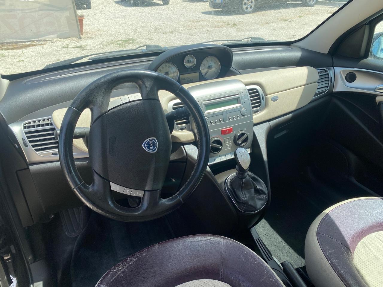 Lancia Ypsilon 1.2 Oro