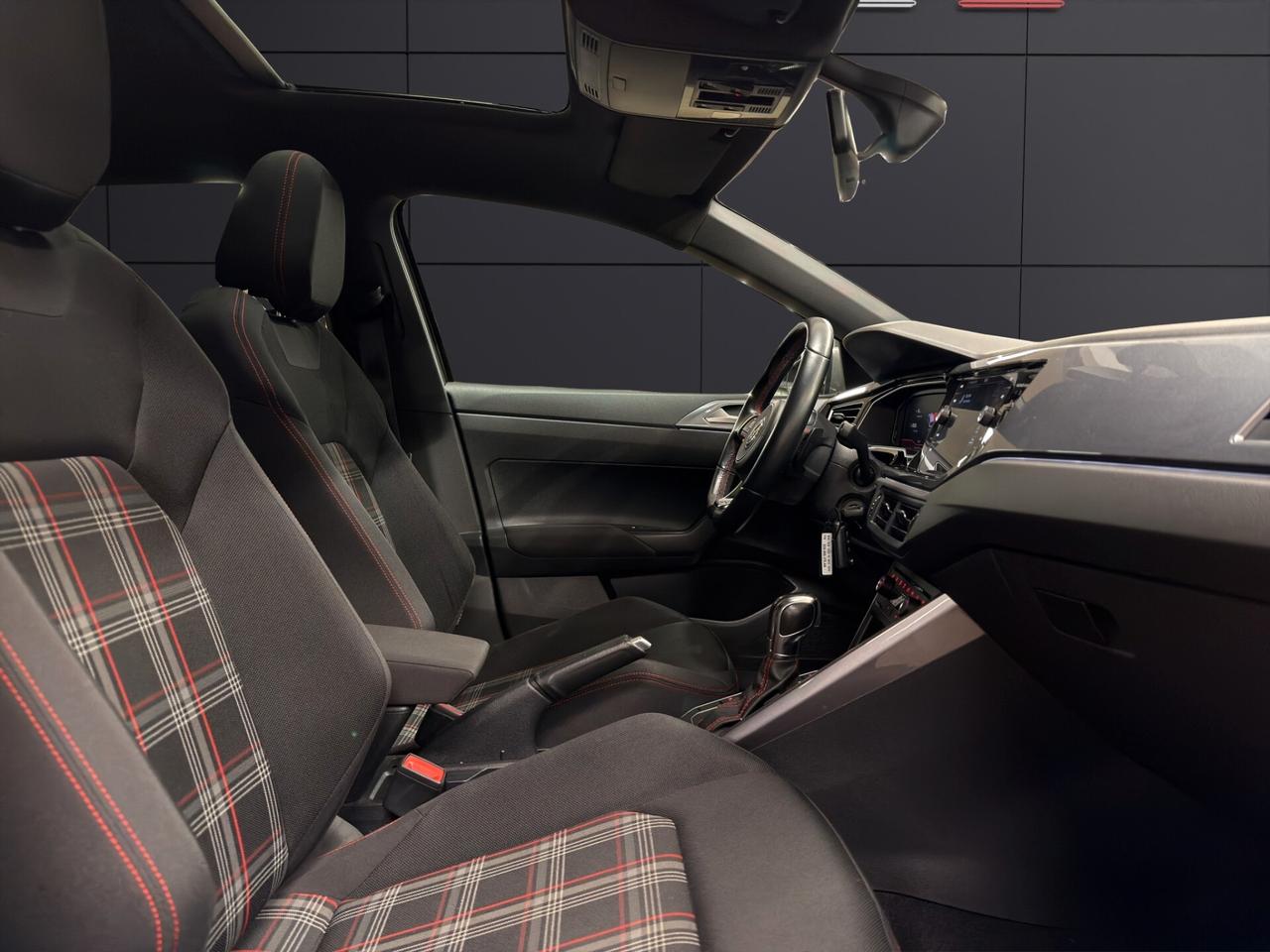 Volkswagen Polo 2.0 TSI DSG GTI