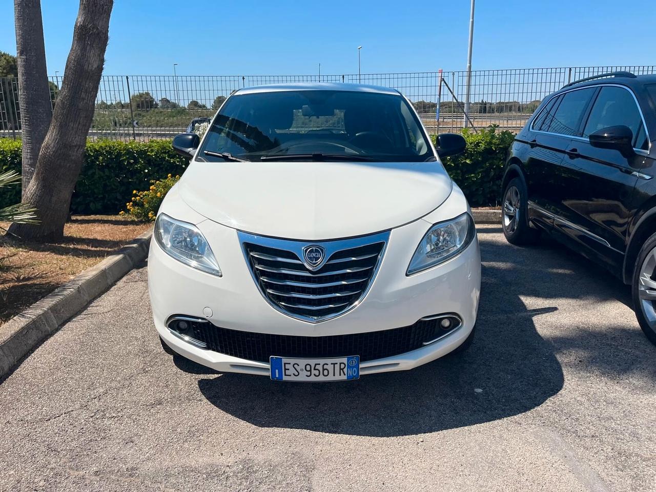 Lancia Ypsilon 0.9 TwinAir 85 CV 5 porte Metano Ecochic Gold