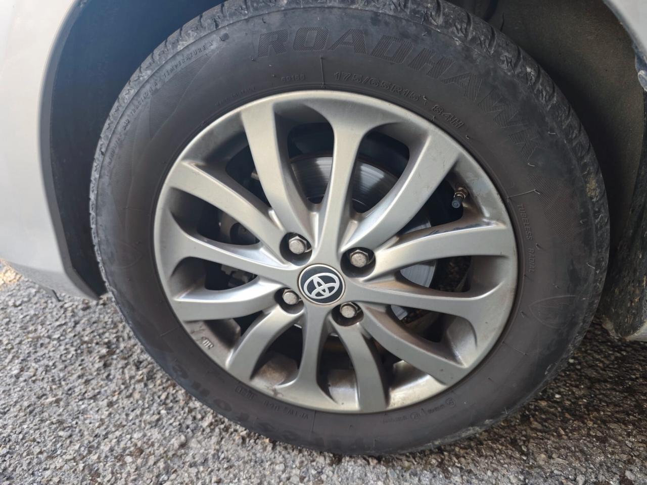 Toyota Yaris 1.0 5 porte Lounge
