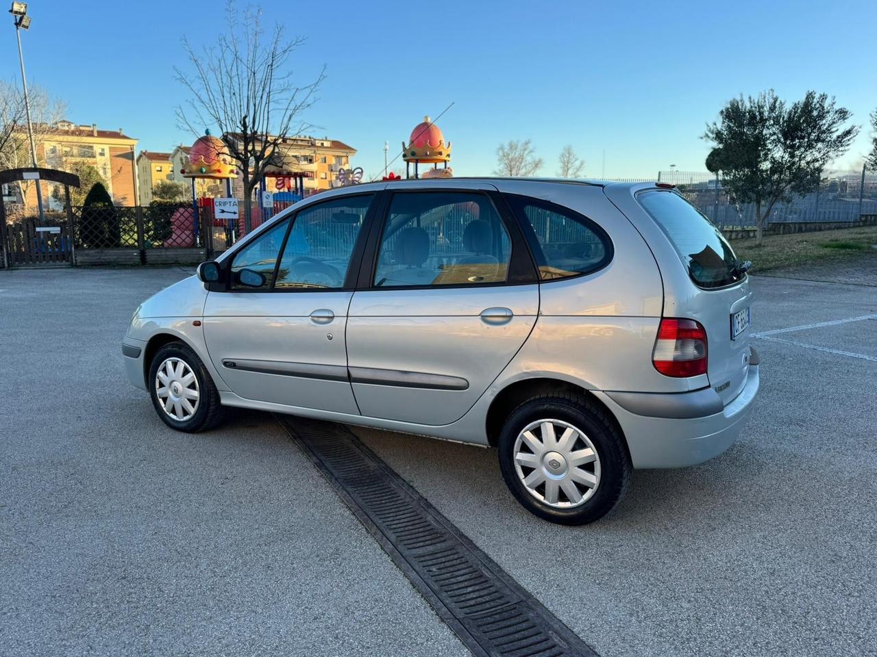 Renault Megane Scénic 1.9 dCi cat Expression
