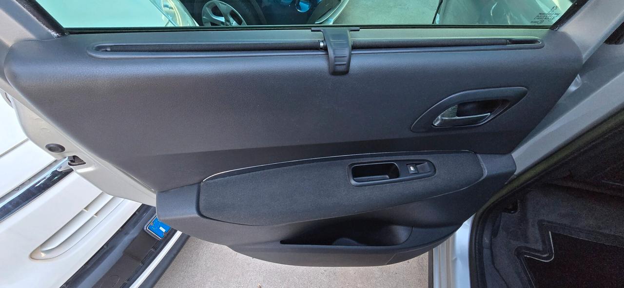 Peugeot 3008 1.6 e-HDi 112CV cambio robotizzato Stop&Start Access