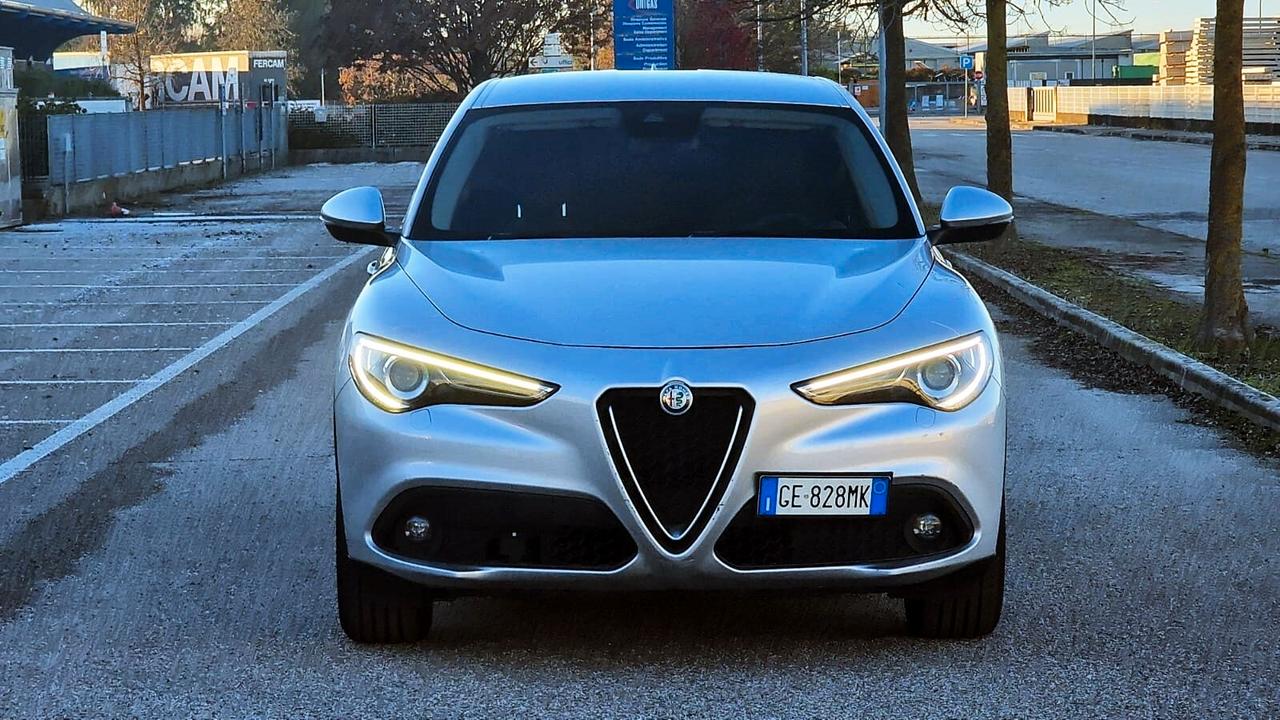 Alfa Romeo Stelvio 2.2 Turbodiesel 160 CV AT8 RWD