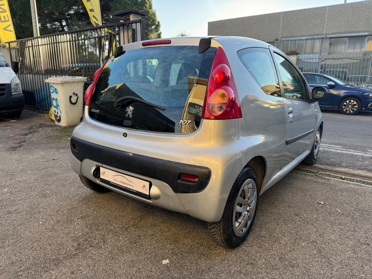 Peugeot 107 1.0 68CV 3p. Sweet Years 2Tronic